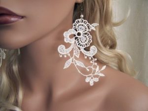 Boucles d'oreilles en dentelle