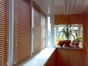 Bamboo or wooden blinds