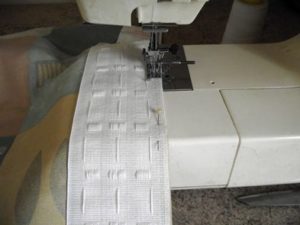 Cinta de coser para cortinas.