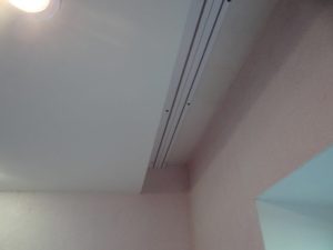 Cornice pada siling eternit