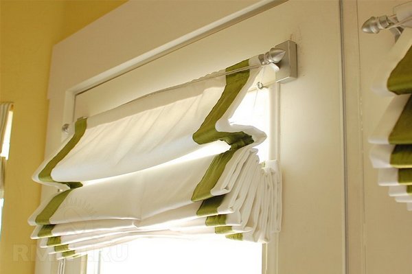 How to attach Roman blinds