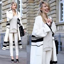 White look na may cardigan