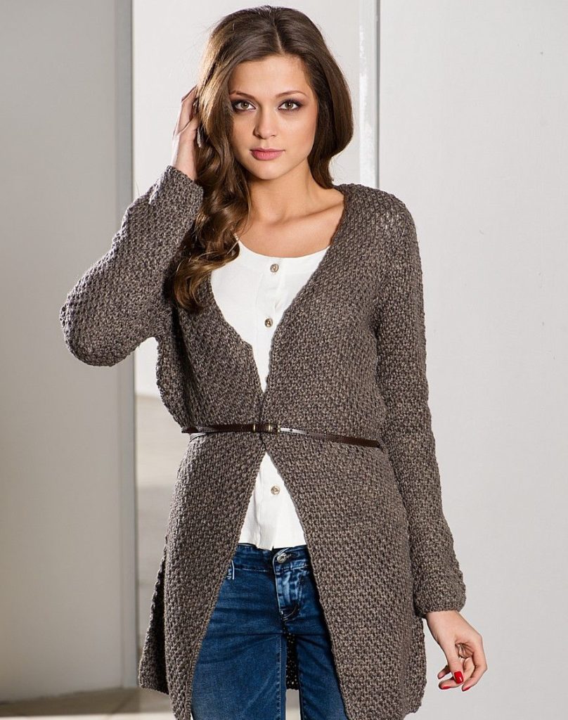 Braune Strickjacke mit Gürtel