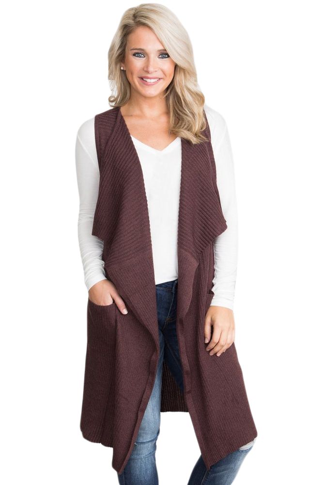 Braune ärmellose Strickjacke