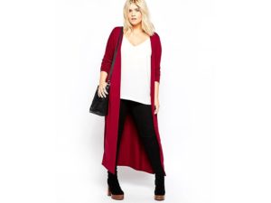 Cardigan lungo e tacchi luminosi