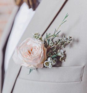 Boutonniere taskussa on virhe