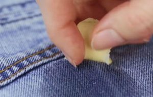 cleaning trousers from chewing gum