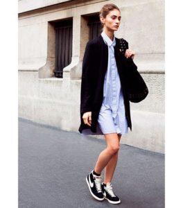 Casual cardigan med sneakers