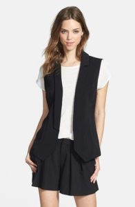 Summer sleeveless jacket and mid-length shorts 