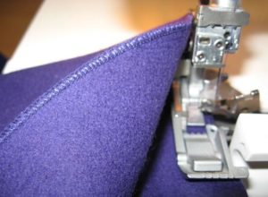 Finishing edges with an overlocker