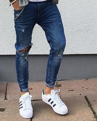 Skinny jeans med uppsvängningar