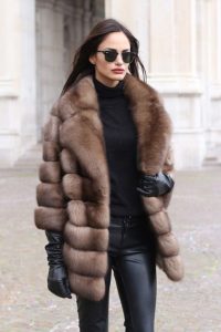 fur coat ng mga babae