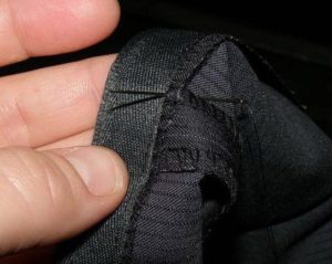 Hemming panlalaking pantalon sa pamamagitan ng kamay