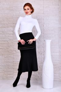 Business look with a white turtleneck