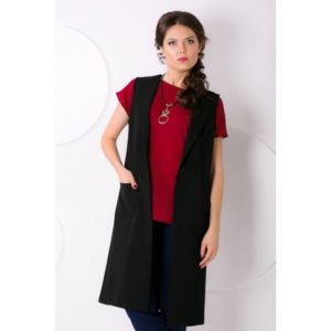 Gilet nero con canotta rossa