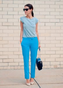 pantalon y blusa azul