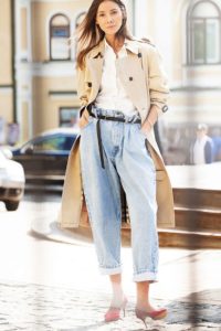 trenchcoat med jeans