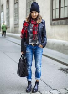 Chelsea mit Jeans