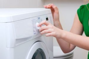 Kunstleer wassen in een wasmachine