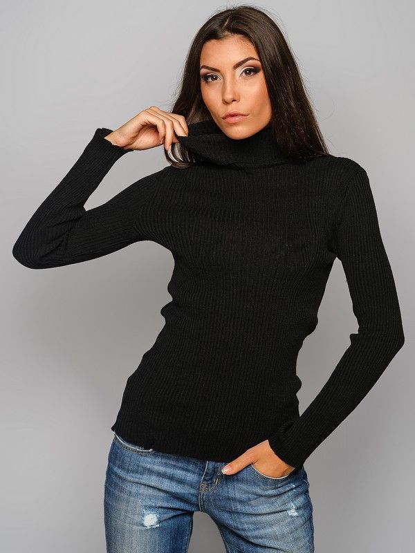 Jersey de cuello alto negro para mujer.