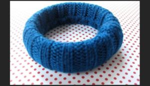 Armbånd lavet af en gammel sweater