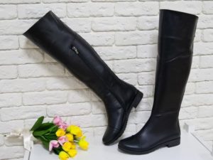 flache Stiefel