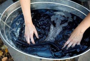 dyeing blue manually