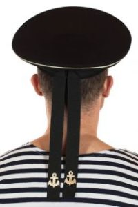 casquette à l'arrière