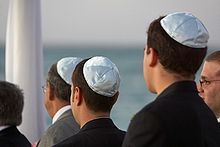 Männer in Yarmulkes