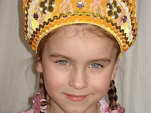 girl in kokoshnik