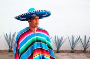 Pambansang Mexican na costume na may sombrero