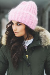 gorro de punto rosa