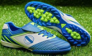 blauwe zaalvoetbalschoenen