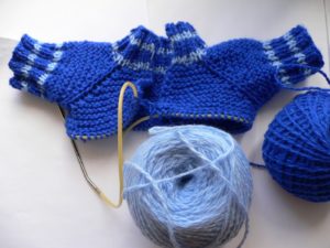 Kragen und Raglan stricken