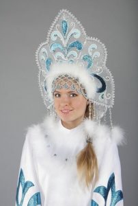 kokoshnik pentru costumul Fecioara Zăpezii