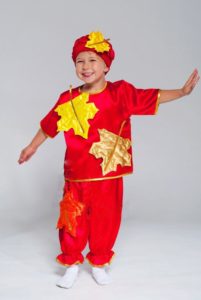 costume avec des feuilles pour garçon