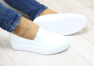 Cosa indossare con slip-on bianche