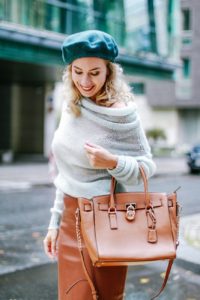 ROMANTIC look with a blue beret