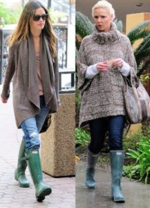 bottes vertes avec un pull