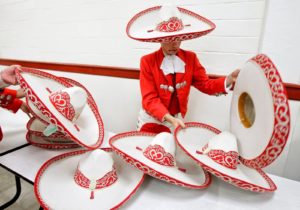 Sombrero weiß und rot