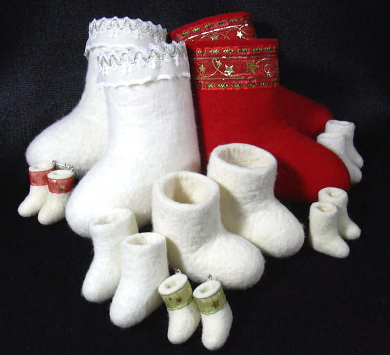 Felt boots white and red