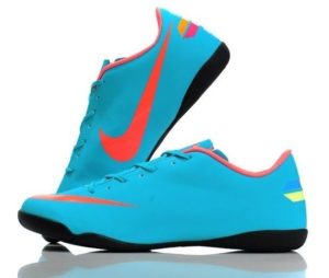 lightweight futsal shoes