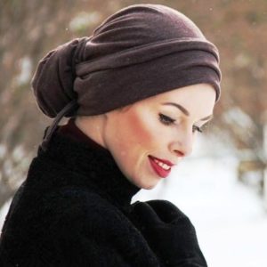 hnědý turban