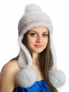 Gorro de mujer blanco con orejas.