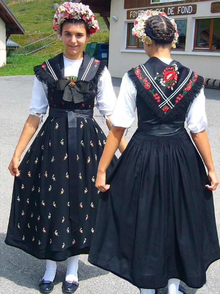 costume nazionale francese femminile