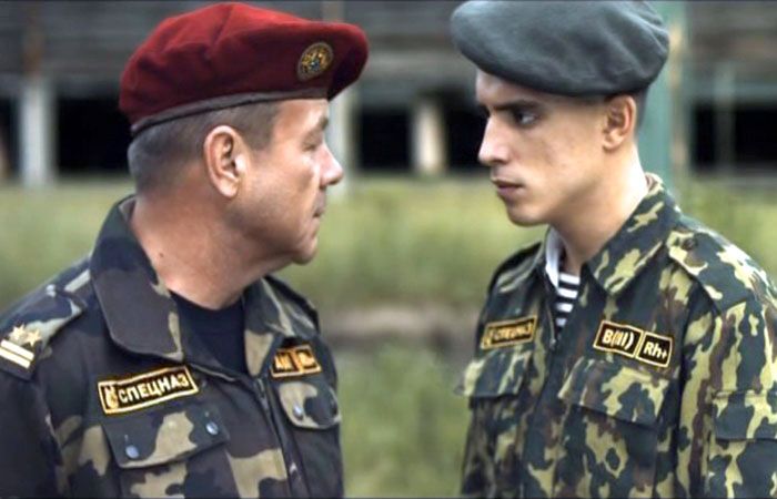 special forces in a maroon beret