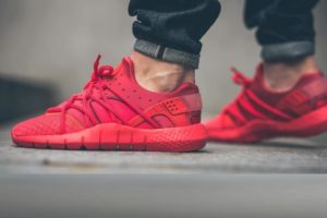 rote Herren-Sneaker