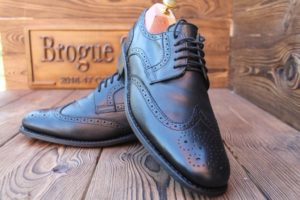 Delikli erkek brogue