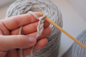 1ère chaîne au crochet