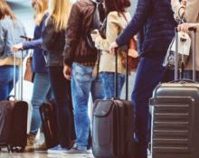 file d'attente à l'aéroport